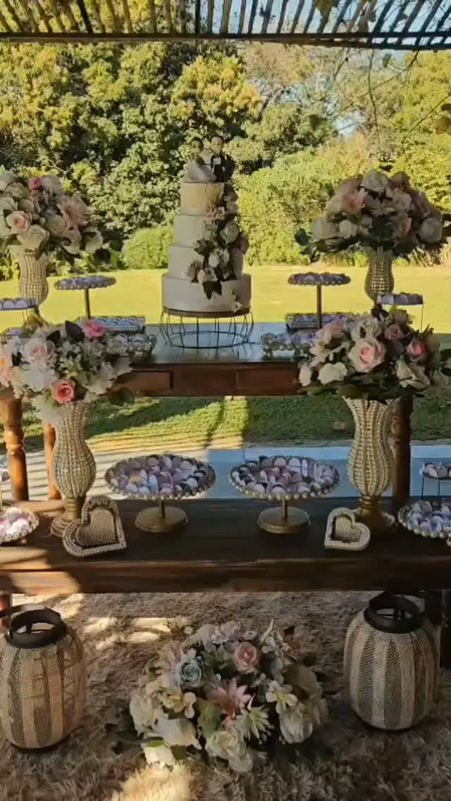 Mesa posta em casamento realizado na chácara